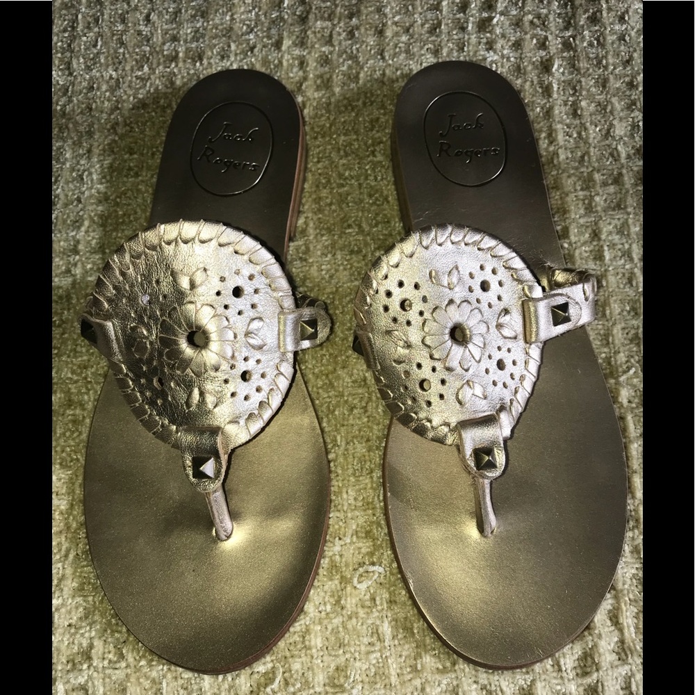 Jack Rogers Gold Flat thong sandals, Size 6.5